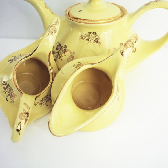 Aladdin Teapot, Pale Yellow and Gold Tea Set, Sugar Bowl and Creamer - Picture 11 of 13